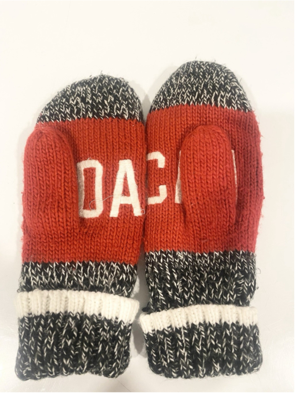 Hudson’s Bay Team Canada 2014 Sochi Olympic Mittens Adult L/XL HBC Preowned - Picture 3 of 8